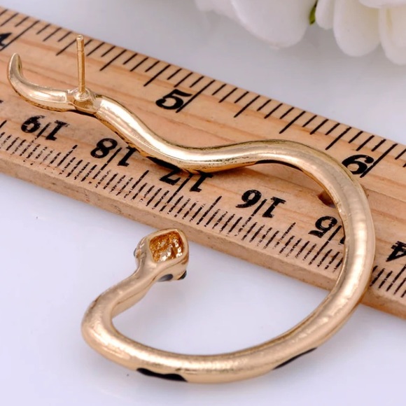 🐍 Slithering Snake Earring Ear Cuff - Picture 2 of 5